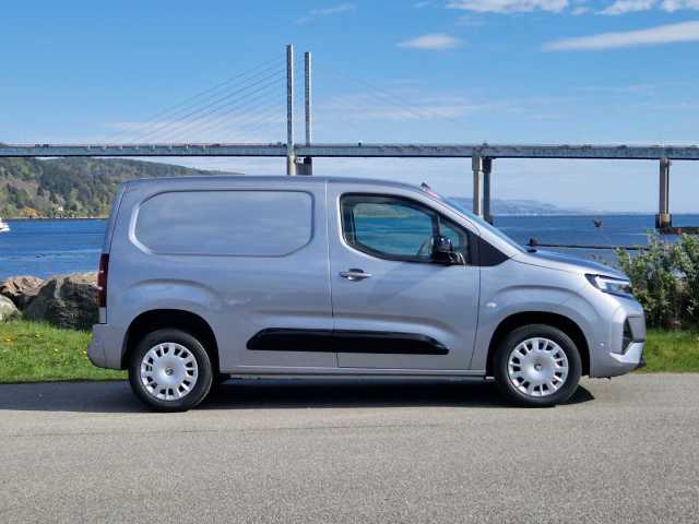 2025 Vauxhall Combo Crg H1 2300 1.5 Tb D 100ps Pro