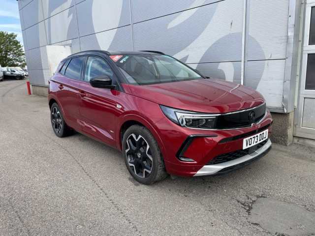 Vauxhall Grandland 1.6 Ultimate Phev Auto Estate Hybrid Carmin Red