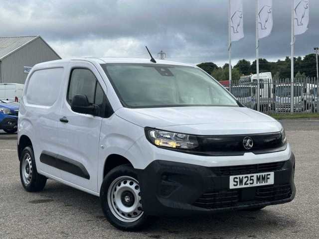 Vauxhall Combo Cargo 1.5 Turbo D 100ps Prime H1 Van Van - MWB Diesel Kaolin White